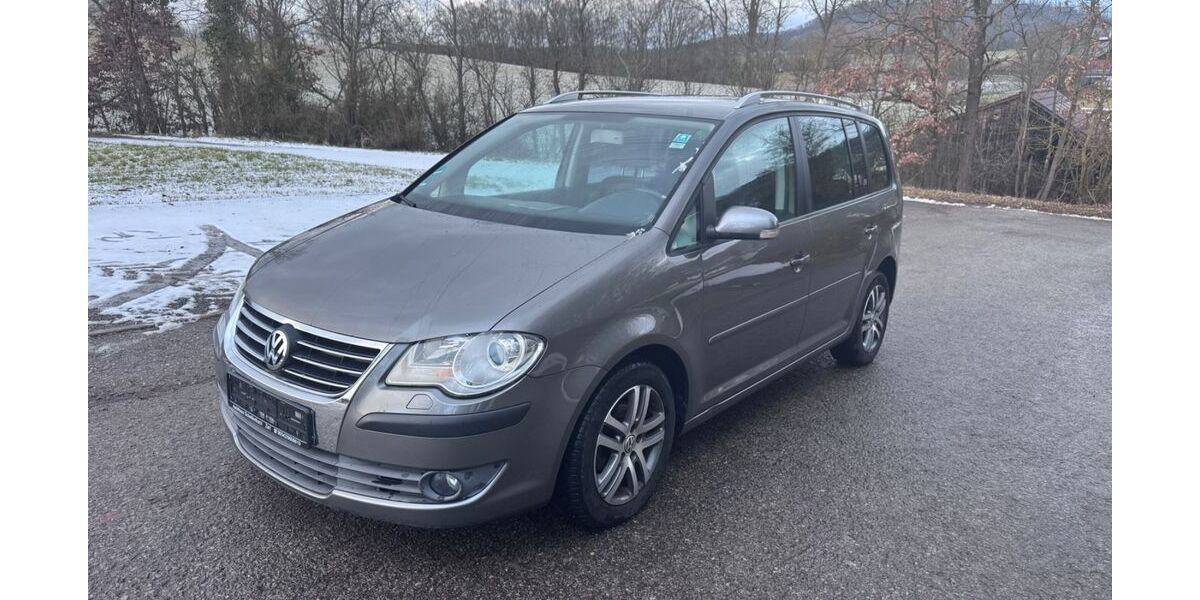 VW Touran 182.000 km 4.299 &euro; Illingen/Schützingen 75428