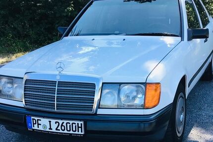 Mercedes-Benz 200 326.504 km 4.900 € Engelsbrand 75331