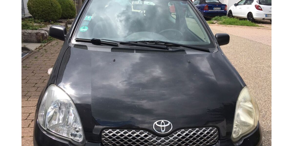 Toyota Yaris 122.500 km 2.500 &euro; Weissach 71287