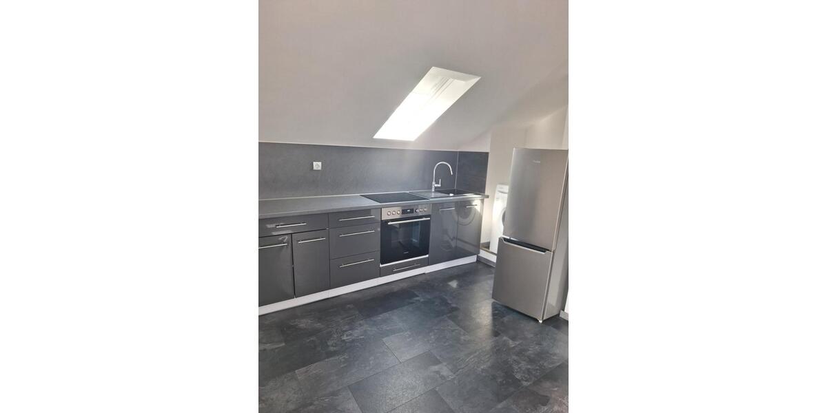 Dachgeschoßwohnung Bretten - 3 Zimmer, 80 m&sup2;, 900&euro; | Angebot:26022406