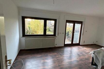 2 Zimmer Erdgeschoss Wohnung mit Garten zimmer