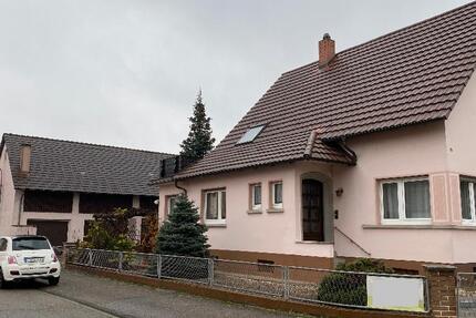 ### Zweifamilienhaus mit Nebengebäuden und Scheune ### - Haus Karlsdorf-Neuthard Karlsdorf | Angebot:25977851