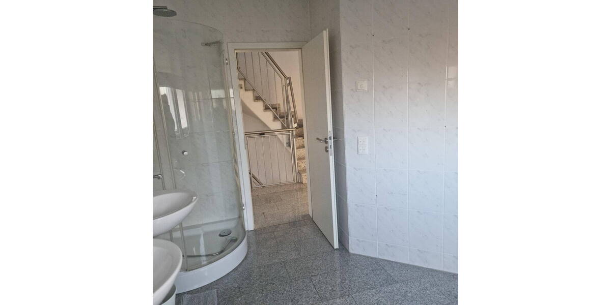 Doppelhaushälfte Pforzheim Nordweststadt - 7 Zimmer, 161 m&sup2;, 565.000&euro; | Angebot:26213556