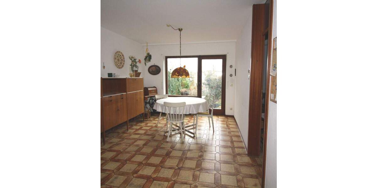 Viel Platz für Ihre Familie - sonnig, ruhig mit Garten und Garage 8 zimmer