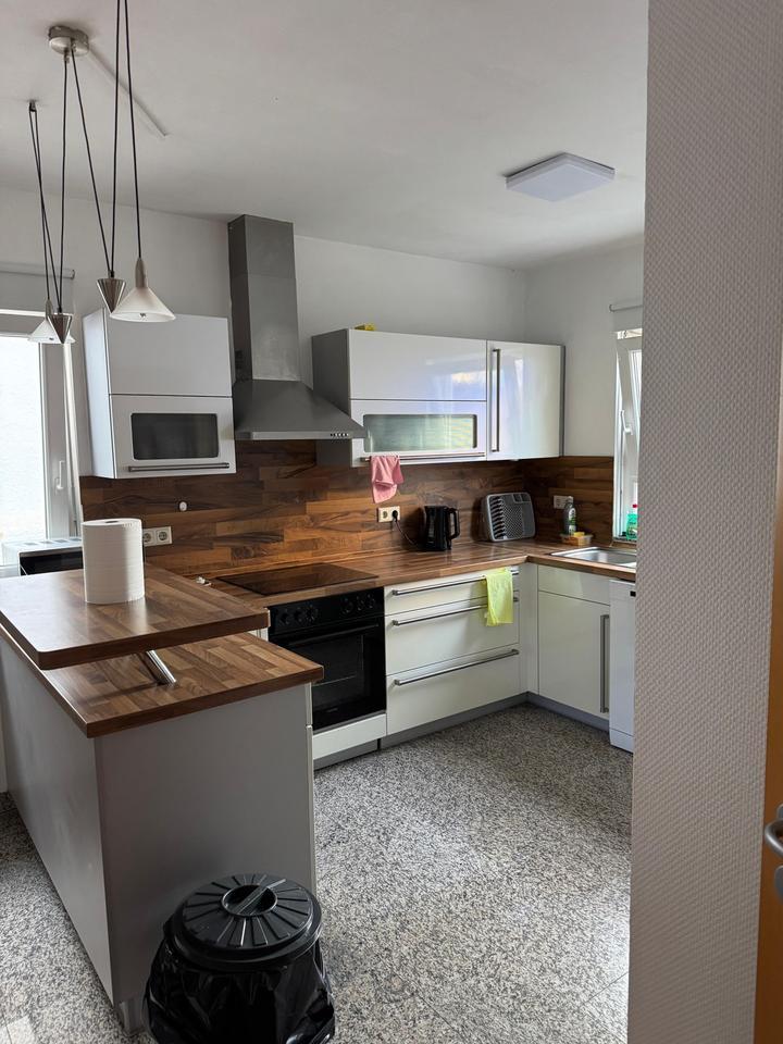 Neu renoviertes Haus mit neuen Möbeln -WG Zimmer zu vermieten