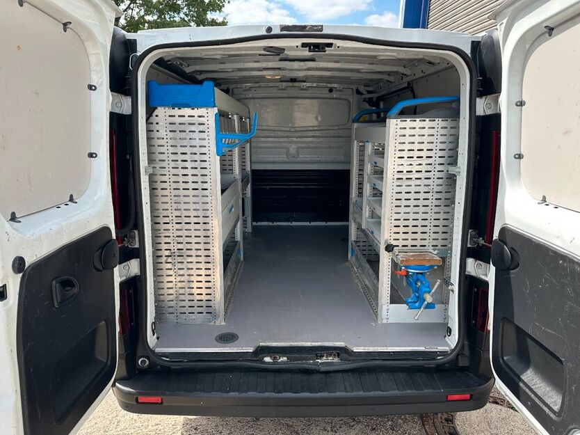 Opel Vivaro 75.155 km 14.300 € Sindelfingen 71065