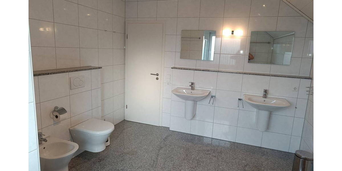 Einfamilienhaus Wiernsheim - 5 Zimmer, 127 m&sup2;, 1.560&euro; | Angebot:26527569