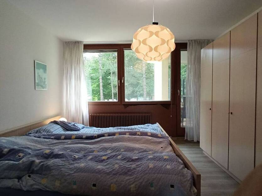 Wohnen im Grünen ! Familienfreundliche und großzügige Wohnung, zentral im Waldpark