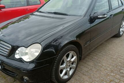 Mercedes-Benz 220 281.601 km 2.500 &euro; Gaggenau 76571