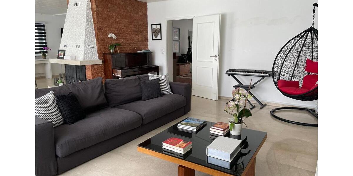 Einfamilienhaus Waldbronn - 8 Zimmer, 250 m&sup2;, 2.800&euro; | Angebot:25963883