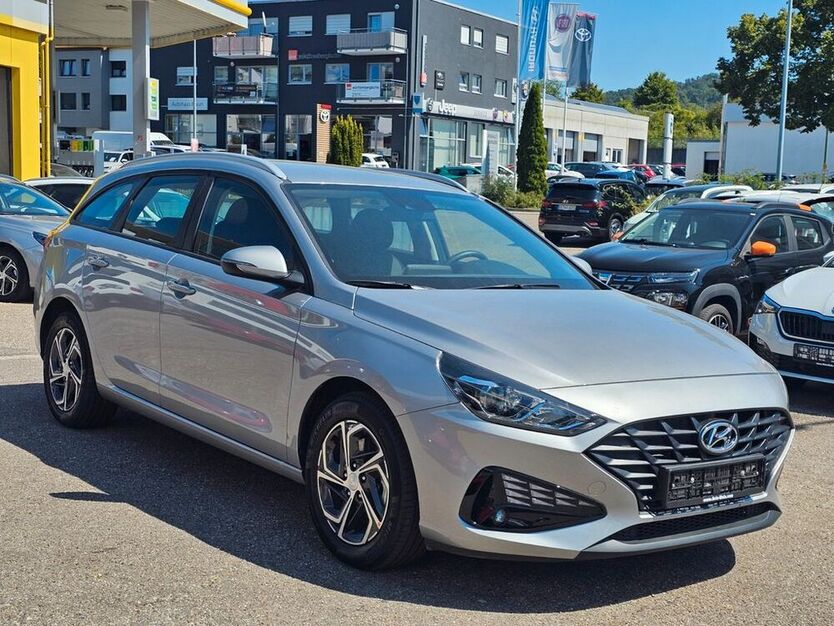 i30