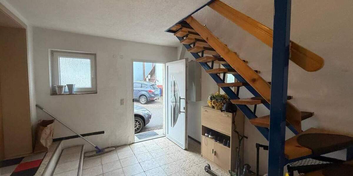 2 Familienhaus in Effringen zu verkaufen. 7 zimmer