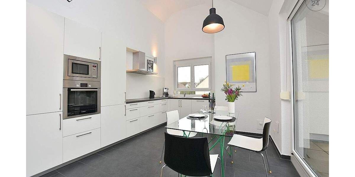 Hochwertig möblierte Wohnung mit TG und Loggia in Ditzingen 2 zimmer