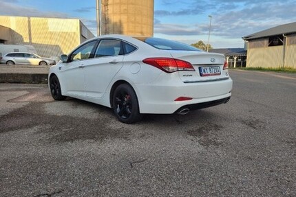Hyundai i40 162.000 km 5.200 € Stuttgart 70173