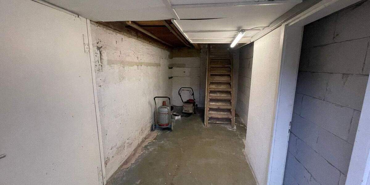 Raum für Ideen: Doppelhaushälfte mit Bauplatz, großem Garten und Garage 5 zimmer