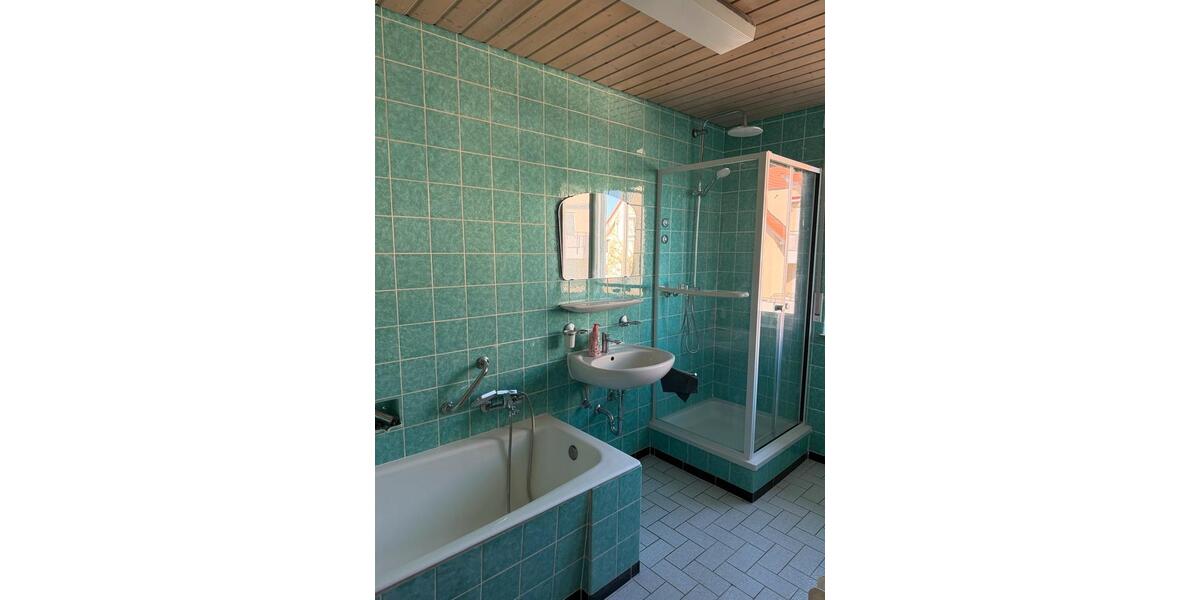 Etagenwohnung Rutesheim - 5 Zimmer, 123 m&sup2;, 1.350&euro; | Angebot:25760632