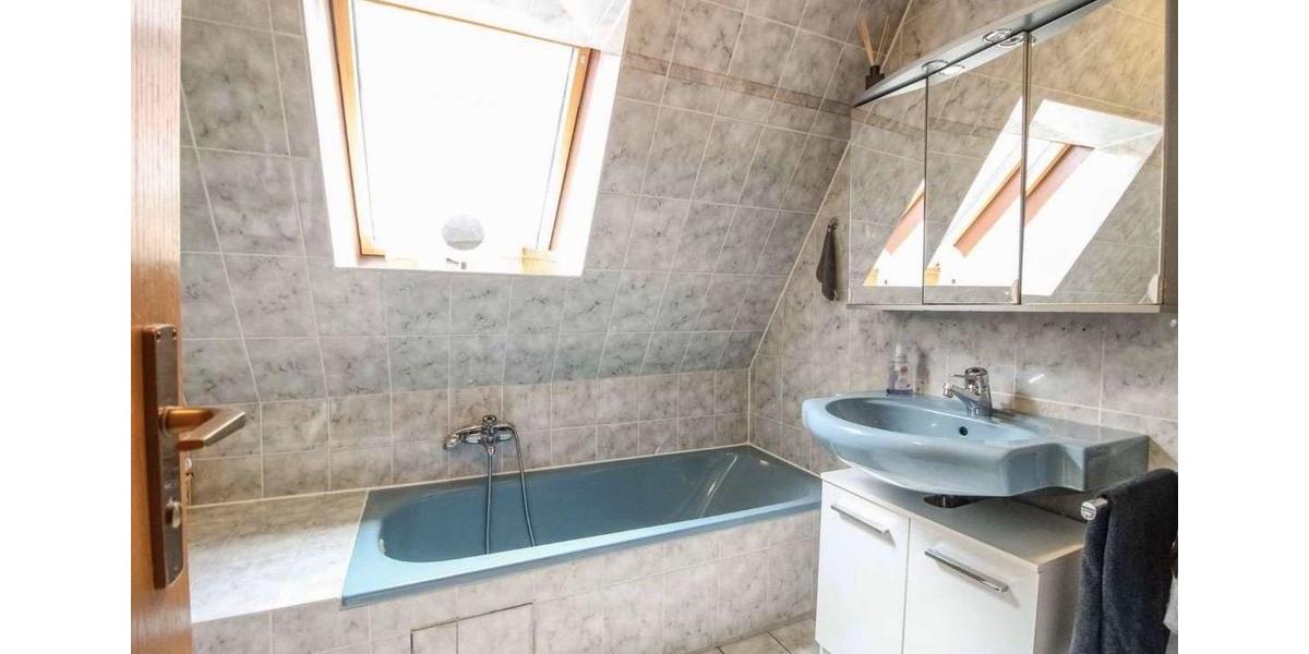Dachgeschoßwohnung Markgröningen - 4.5 Zimmer, 92 m&sup2;, 369.000&euro; | Angebot:26704117