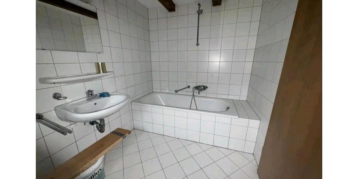 Dachgeschoßwohnung Vaihingen an der Enz - 2 Zimmer, 42 m&sup2;, 670&euro; | Angebot:25658022