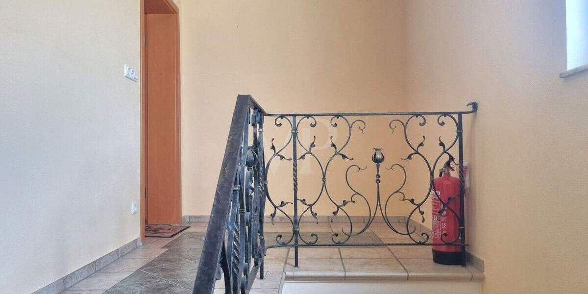 Mehrfamilienhaus, Wohnhaus Pforzheim Sonnenberg - 9 Zimmer, 236 m&sup2;, 798.000&euro; | Angebot:25800307