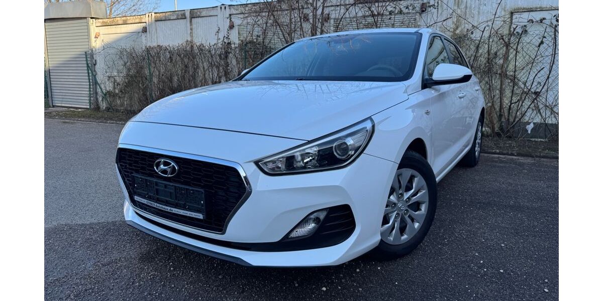 Hyundai i30 51.100 km 12.950 &euro; Karlsruhe 76187