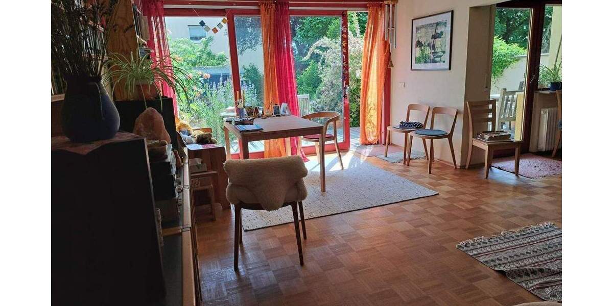 Lichtdurchflutetes Reihenmittelhaus in sehr gutem Zustand 6 zimmer