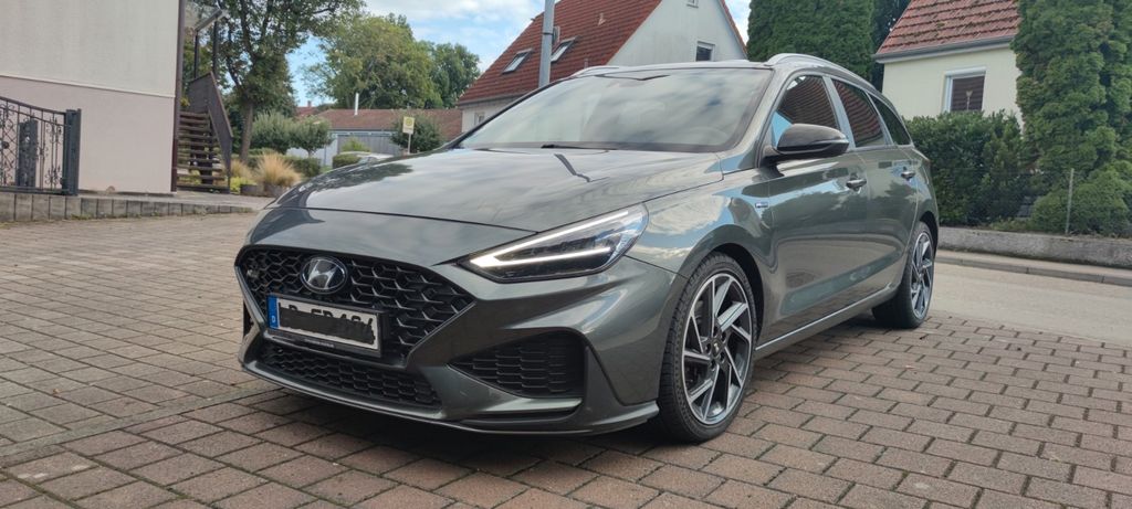 Hyundai i30 93.000 km 17.200 &euro; Sachsenheim 74343