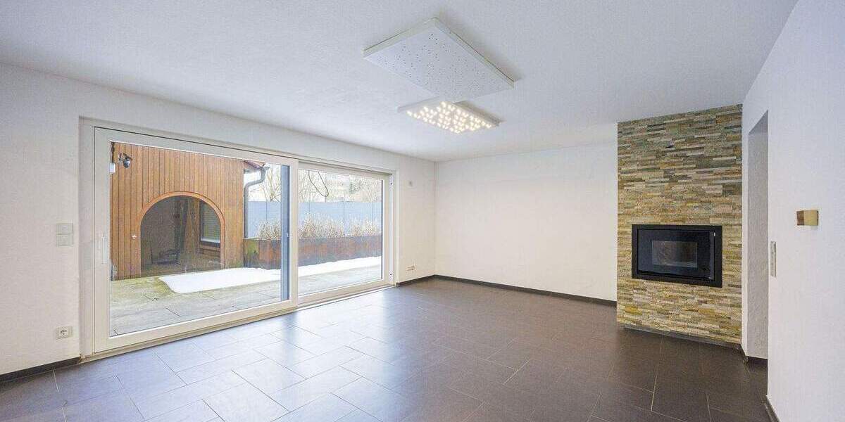 Mehrfamilienhaus, Wohnhaus Sachsenheim Ochsenbach - 8 Zimmer, 225 m&sup2;, 595.000&euro; | Angebot:25742430