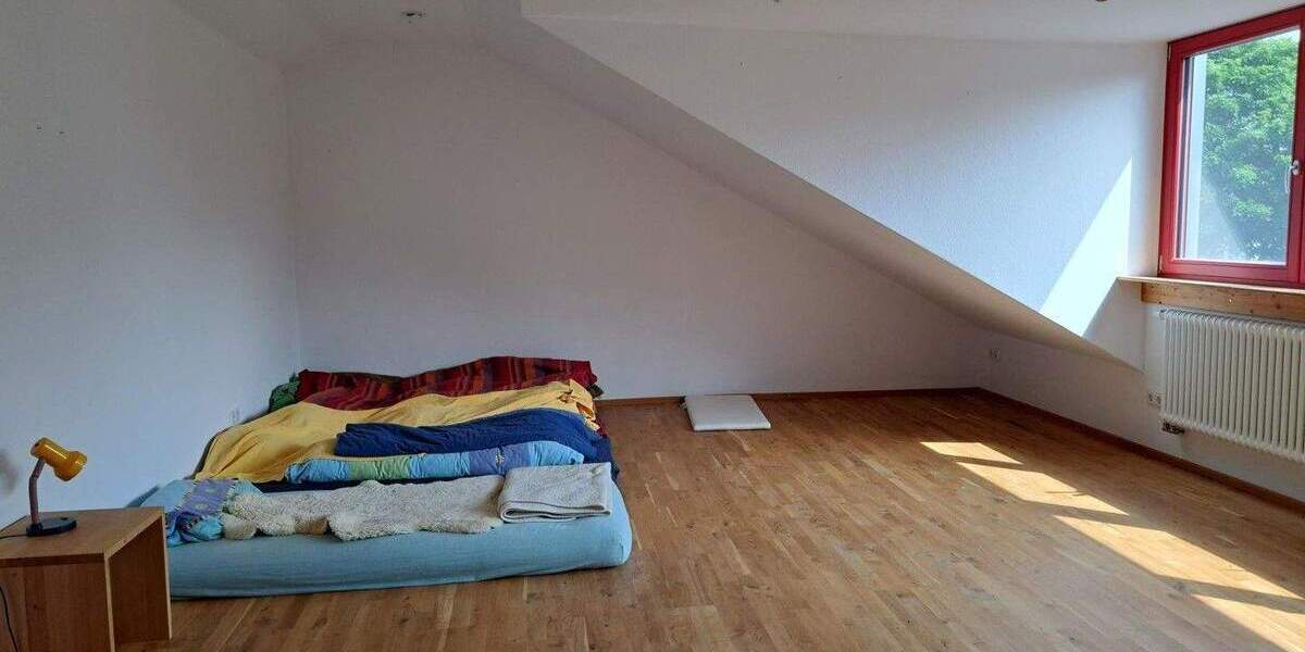 Lichtdurchflutetes Reihenmittelhaus in sehr gutem Zustand 6 zimmer