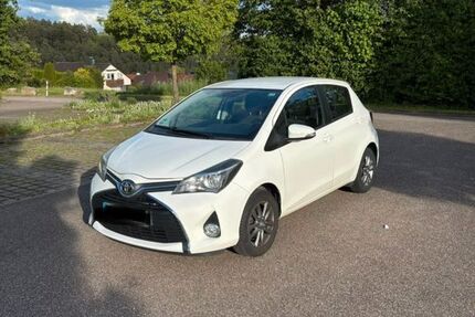 Toyota Yaris 90.000 km 8.300 &euro; Mönsheim 71297