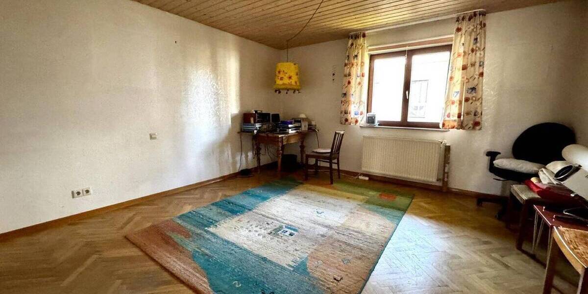 Mehrfamilienhaus, Wohnhaus Neubulach - 8 Zimmer, 208 m&sup2;, 450.000&euro; | Angebot:26293200