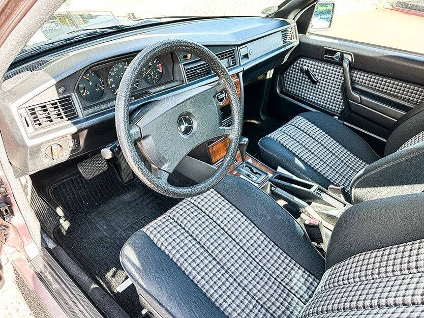 Mercedes-Benz 190 236.380 km 8.500 € Bietigheim 74321