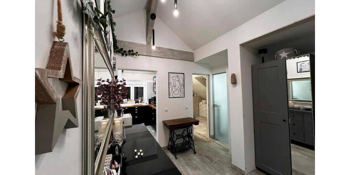 Dachgeschoßwohnung Stutensee - 3 Zimmer, 84 m&sup2;, 268.000&euro; | Angebot:26276663