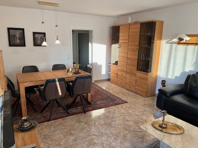 Modern möblierte 2,5 Zimmer Wohnung im Zentrum von Leonberg mit Balkon