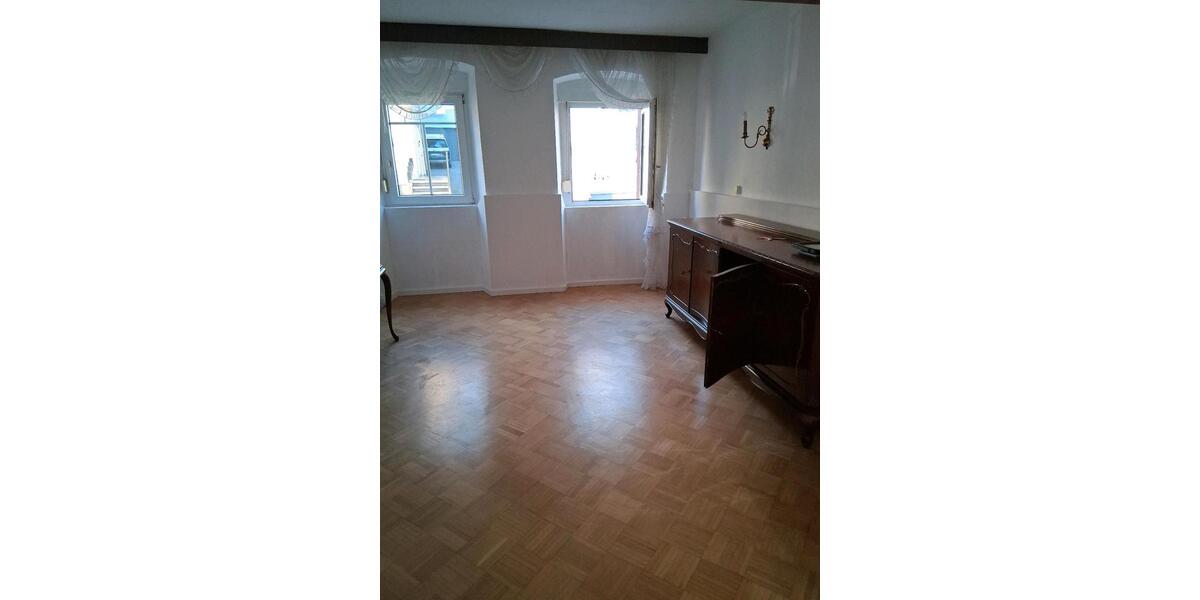 Erdgeschoßwohnung Bretten - 4 Zimmer, 76 m&sup2;, 1.200&euro; | Angebot:25396845