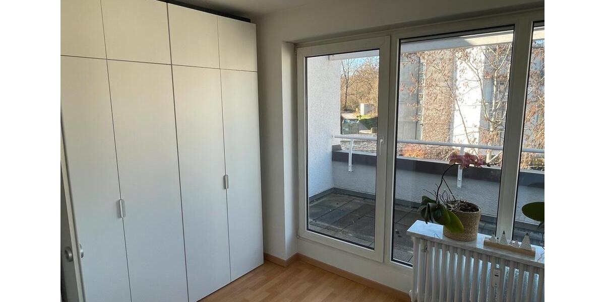 Etagenwohnung Ditzingen - 2.5 Zimmer, 82 m&sup2;, 1.685&euro; | Angebot:26023212