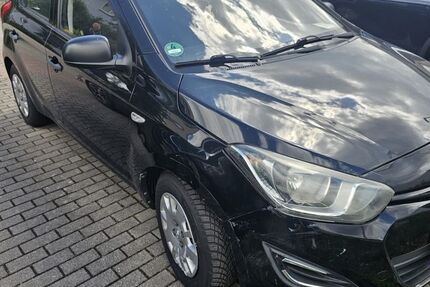 Hyundai i20 112.000 km 2.250 &euro; Gaggenau 76571