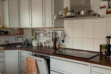 3 Zimmer, große Wohnküche mit Einbauküche und Balkon zimmer