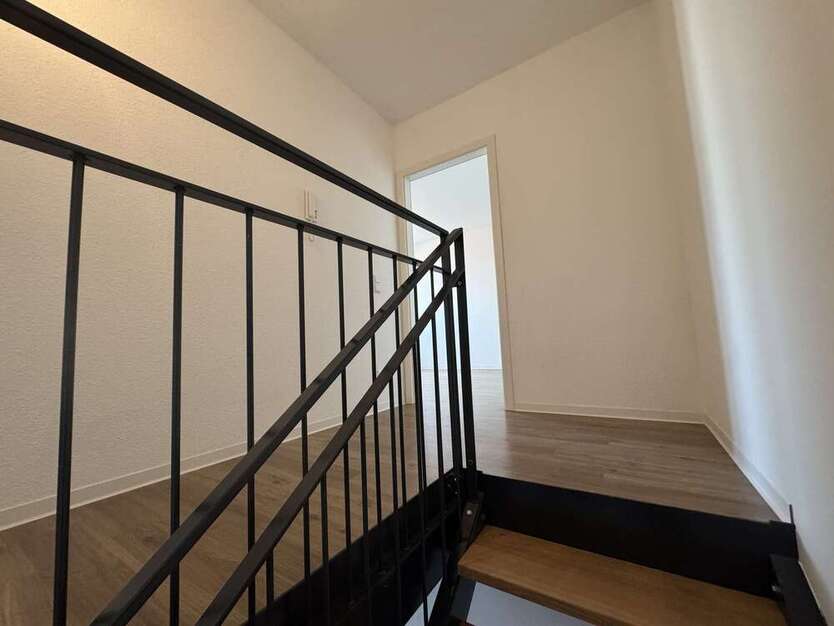 Modernes Reihenendhaus mit Wohn- und Gewerbeanteil + Garten, Garage & 3 Stellplätzen in Rheinstetten