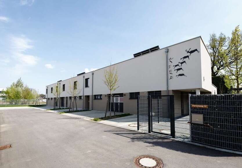 Modernes Reihenendhaus mit Wohn- und Gewerbeanteil + Garten, Garage & 3 Stellplätzen in Rheinstetten