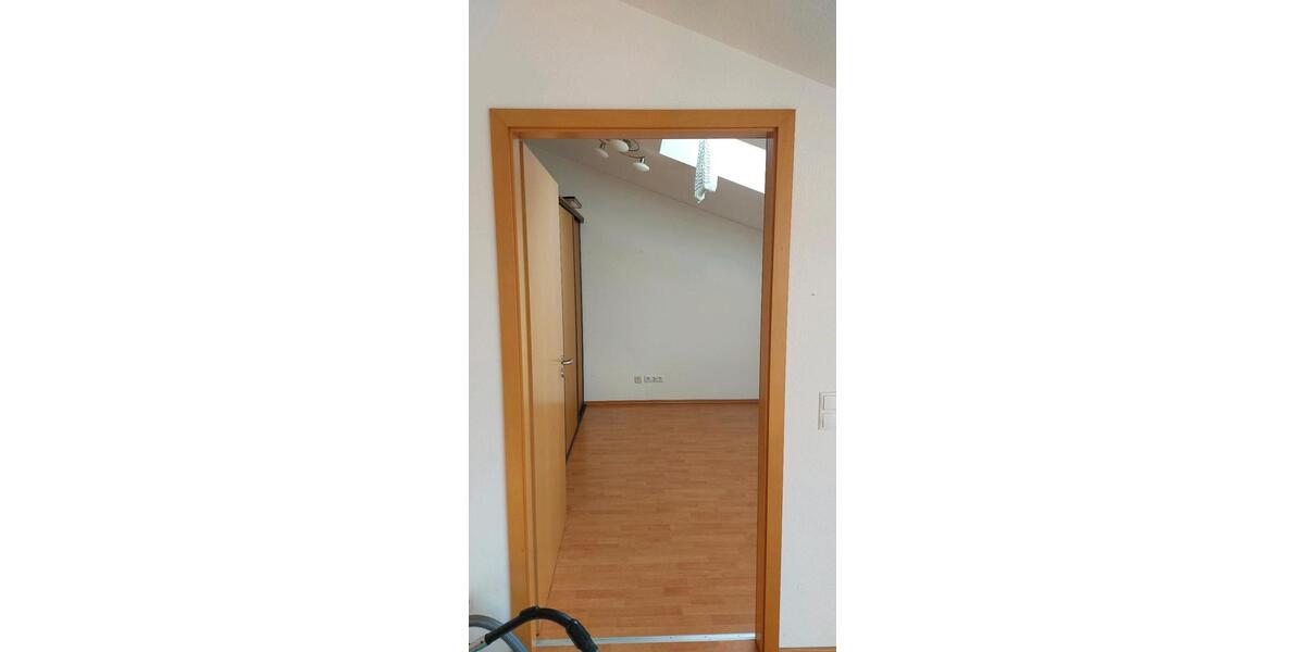 Dachgeschoßwohnung Rutesheim - 2 Zimmer, 50 m&sup2;, 680&euro; | Angebot:25576452