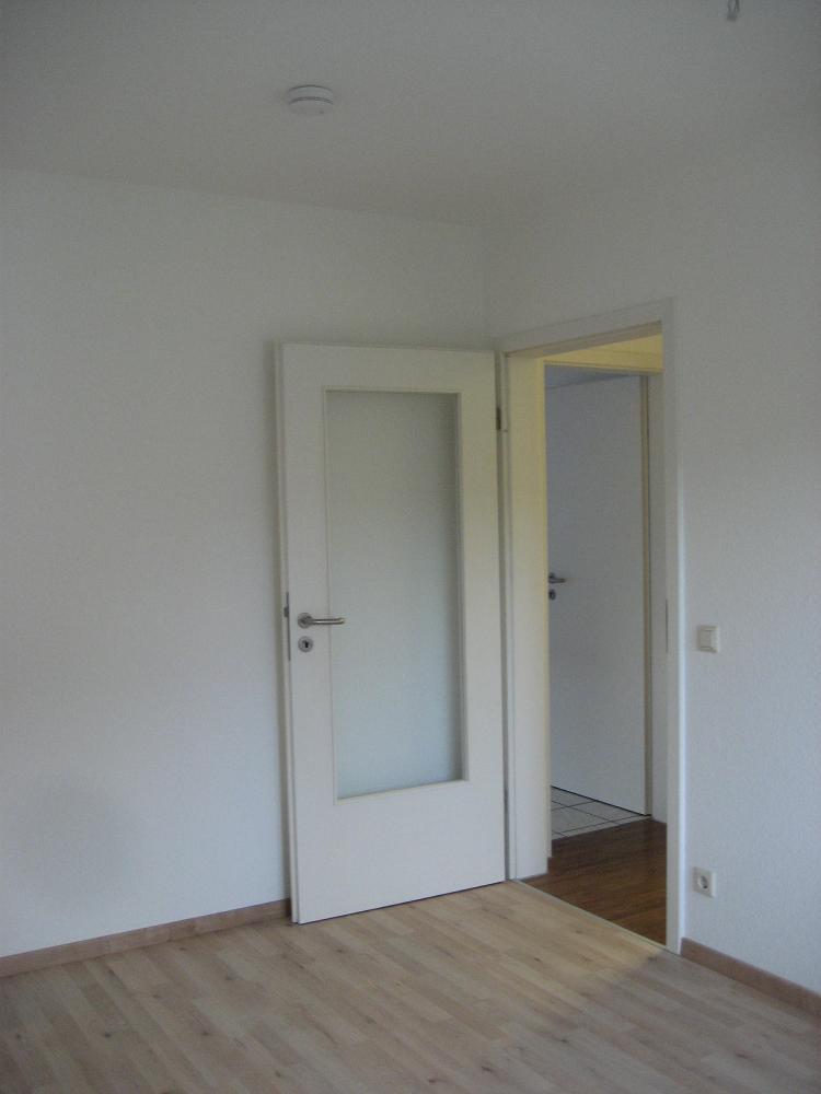 *** Großzügige 4-Zi.-Mietwohnung in Karlsdorf *** 4 zimmer