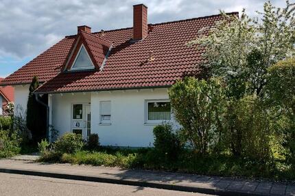 Einfamilienhaus in Ettlingen-Schöllbronn - provisionsfrei zimmer