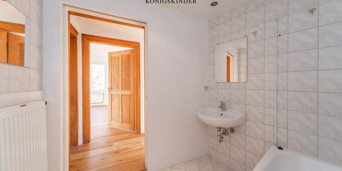 Etagenwohnung Pforzheim Südweststadt - 4 Zimmer, 111 m&sup2;, 325.000&euro; | Angebot:23948044