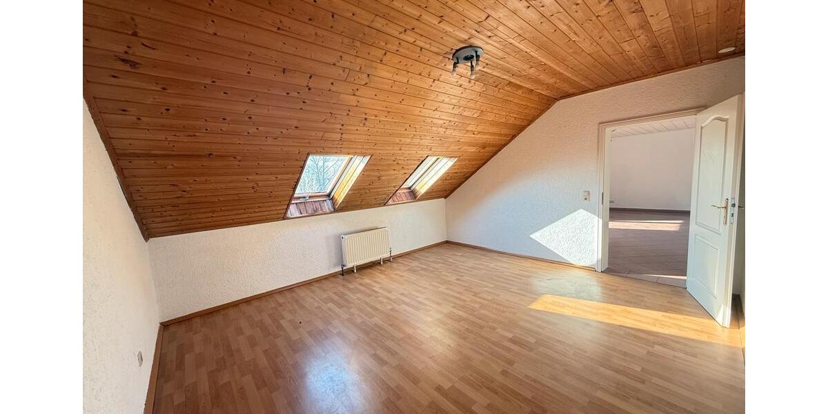 Etagenwohnung Karlsruhe Hagsfeld - 5 Zimmer, 110 m&sup2;, 1.500&euro; | Angebot:25783455