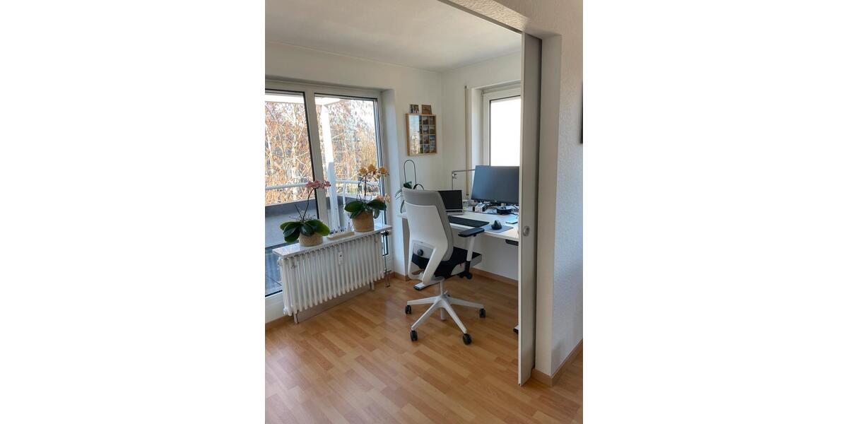 Etagenwohnung Ditzingen - 2.5 Zimmer, 82 m&sup2;, 1.685&euro; | Angebot:26023212