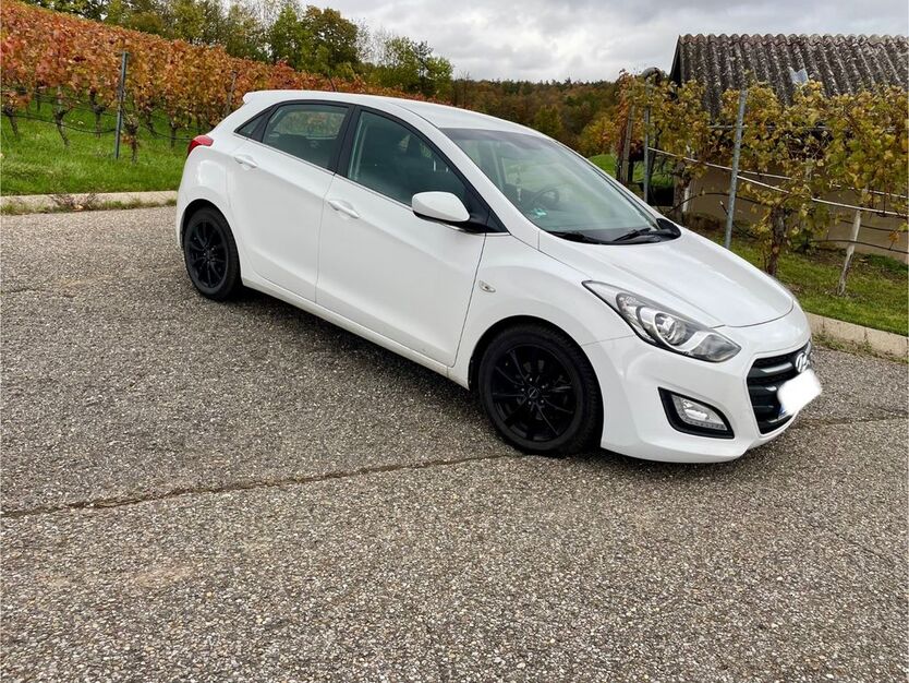 Hyundai i30 83.552 km 11.500 € Eppingen 75031