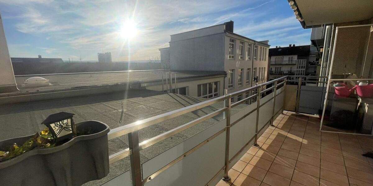 Attraktive 3-Zimmer-Wohnung mit großem Balkon, schöner Küche und Stellplatzoption 3 zimmer