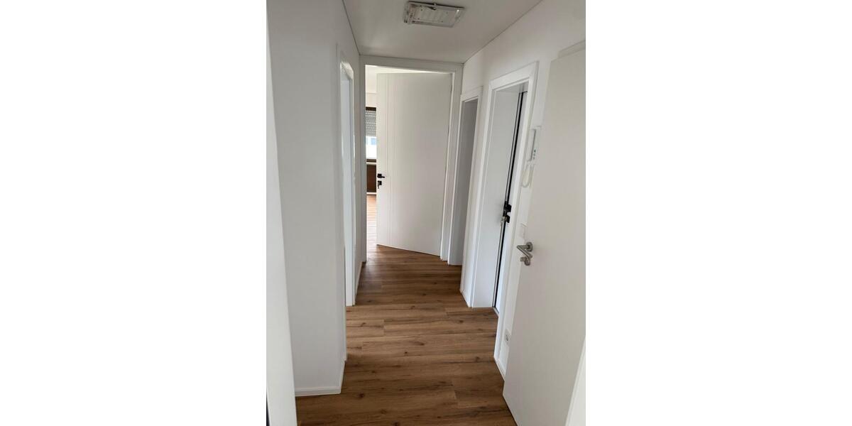 Dachgeschoßwohnung Schwieberdingen - 4 Zimmer, 100 m&sup2;, 1.550&euro; | Angebot:26692428