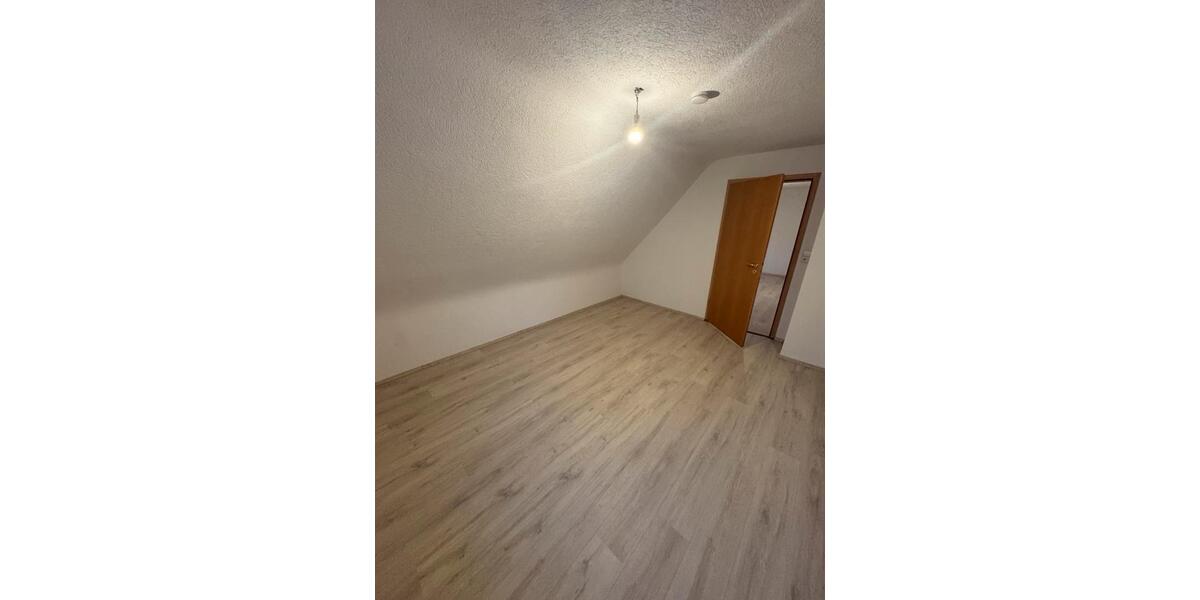 Maisonettenwohnung Mühlacker - 3.5 Zimmer, 90 m&sup2;, 950&euro; | Angebot:26417235