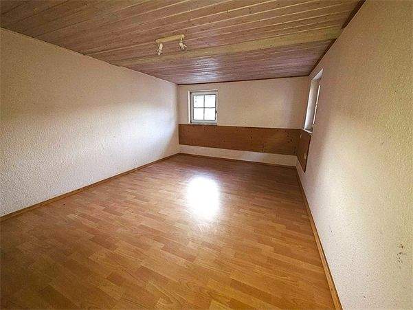 Modernisiertes Wohnhaus in Grafenau mit viel Platz - Einfamilienhaus Grafenau Döffingen | Angebot:25807618